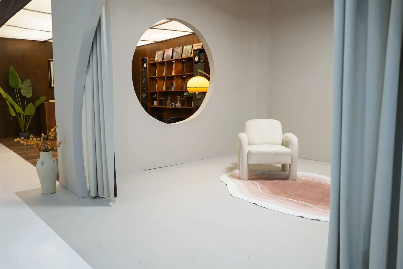 Summer Camp Studios, Salle à arche
