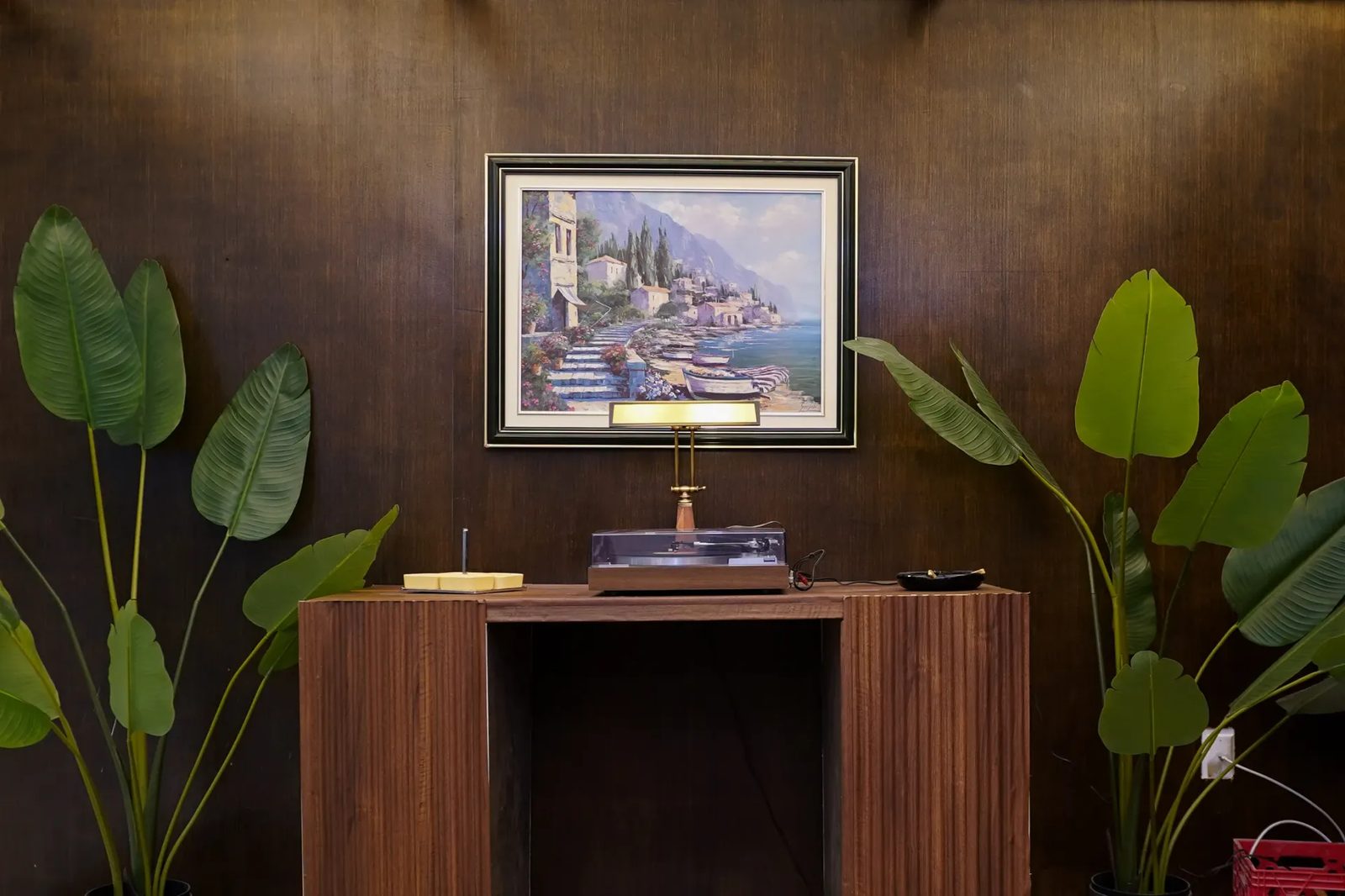 Summer Camp Studios, Retro Lounge